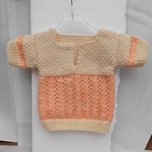 Pull bébé  , courtes manches , 0 a 3 mois , abricot beige ,