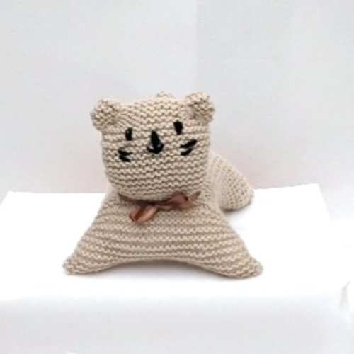 Chat tricot , beige , 15 cm , acrylique , rembourrage