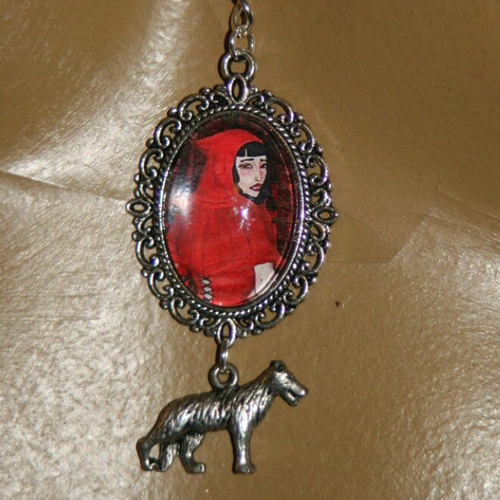 Collier sautoir petit chaperon rouge