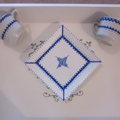 Duo de tasses (style marocain) sur son petit plateau en porcelaine
