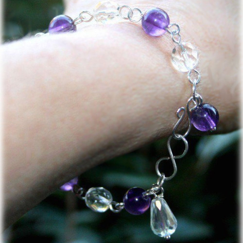 Bracelet pierres naturelles perles améthyste et cristal de bohème, bijoux mariage violet blanc