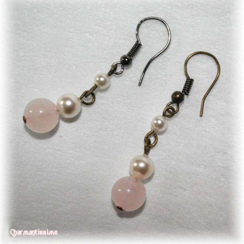 Boucles d'oreilles pendantes quartz rose, perles nacrées