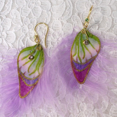 Boucles d'oreilles pendantes ailes papillon, plumes, strass, vert, violet, or, bijoux satin boho shabby-chic * bijoux saint valentin