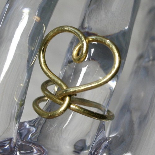 Bague coeur ethnique minimaliste spirale laiton doré contemporaine, bijoux mariage mariée "or"