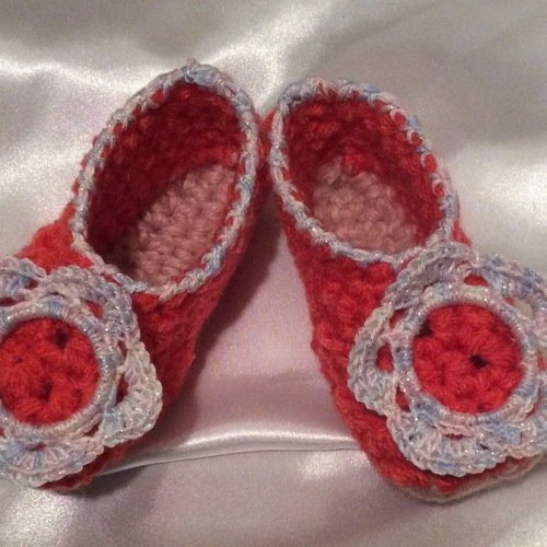 Chaussons au crochet fait main  pour bébé sur commande 