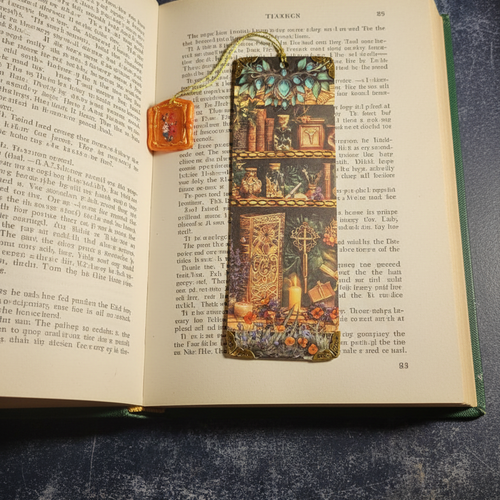 Marque page bibliothèque magique