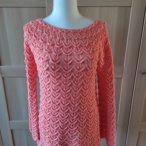 Pull au crochet point écailles