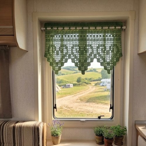 Rideau coeurs vert sauge au crochet