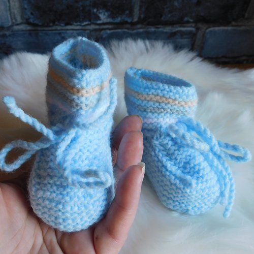 chaussons bébé bleu turquoise tricotés à la main en 100% laine mérinos
