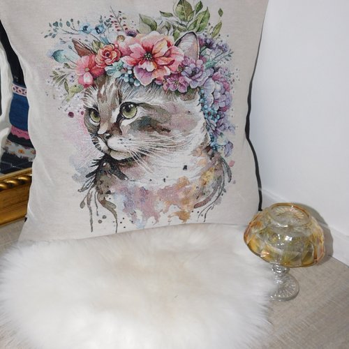 Housse de coussin chat et sa couronne de fleurs