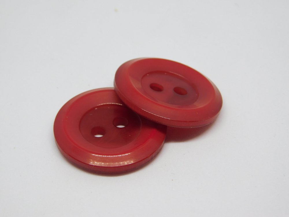 Red Apple boutons 2 trous vendus par 5 boutons 18 mm 