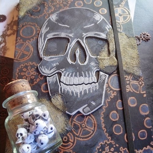 Carnet de croquis "mechanical skull"