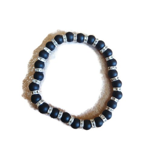 Bracelet avec perles noires et argentées