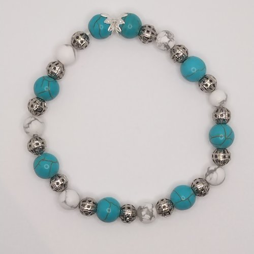 Bracelet en perles bleues, blanches et argentées