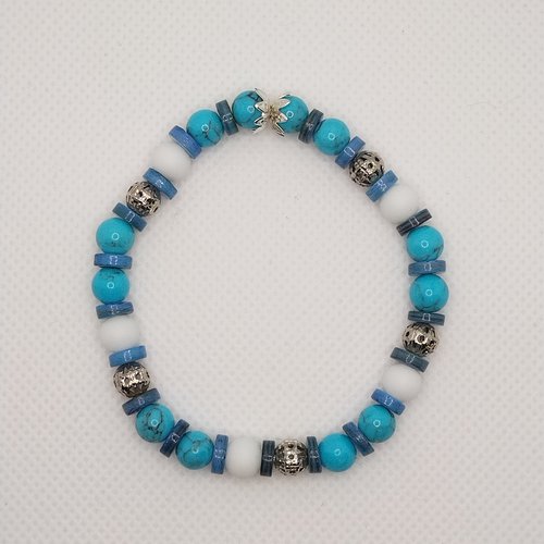 Bracelet en perles bleues et blanches