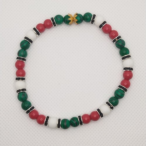 Bracelet en perles rouges, vertes et blanches