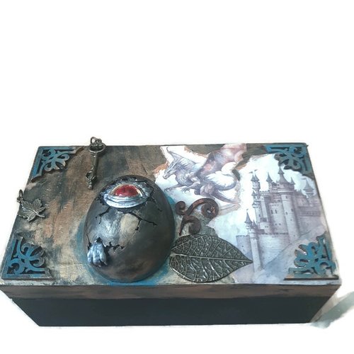 Coffret en bois "œuf de dragon"