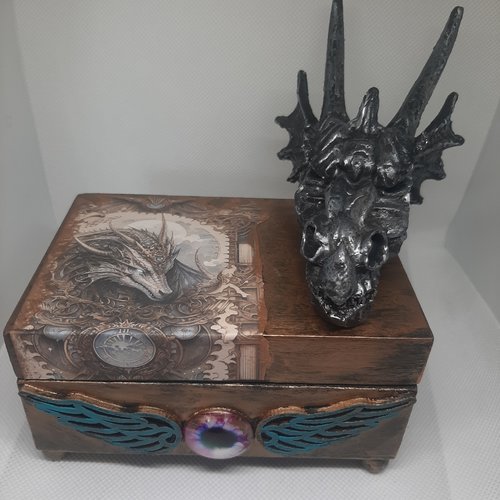 Boîte en bois fantasy dragon