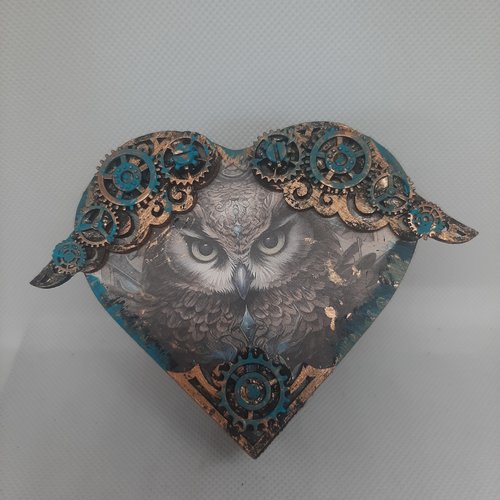 Boîte cœur en bois – chouette steampunk