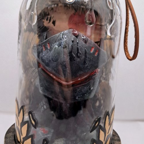 Miniature sous cloche "l'âme du gardien silencieux"