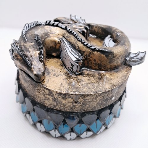 Petite boîte "le repos du dragon"