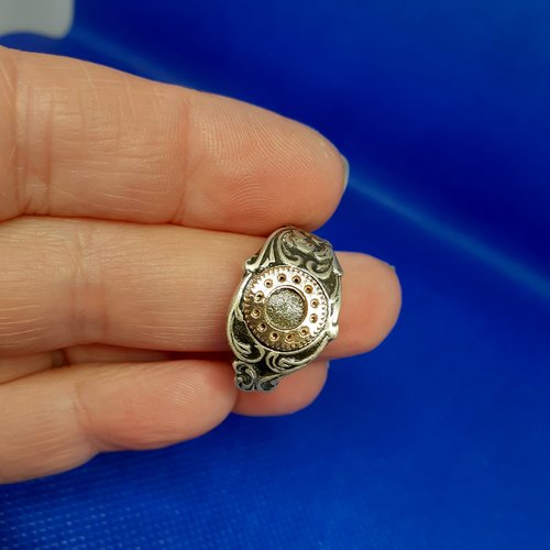 Bague “l'heure oubliée”,  réalisée à partir d’un manche de cuillère, taille 61
