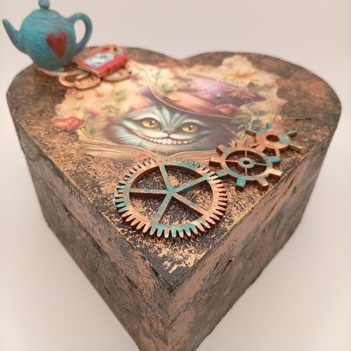 Boîte cœur "cheshire"