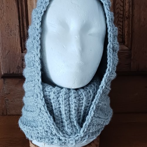 Col capuche au crochet