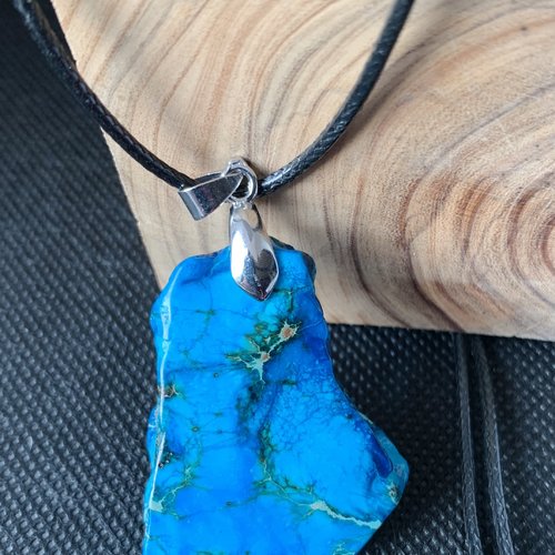 Pendentif en pierre naturelle bleue veinée