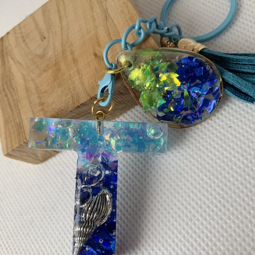 Bijoux de sac, porte clé alphabet  lettre t en resine