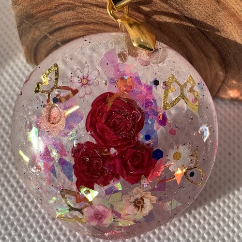 Pendentif  rond en resine transparente, avec fleurs, paillettes, papillons