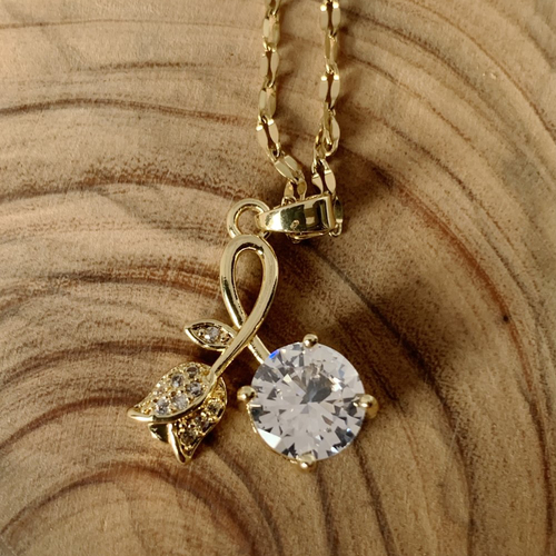 Pendentif  ras de cou en plaqué or  "tulipe et strass'"