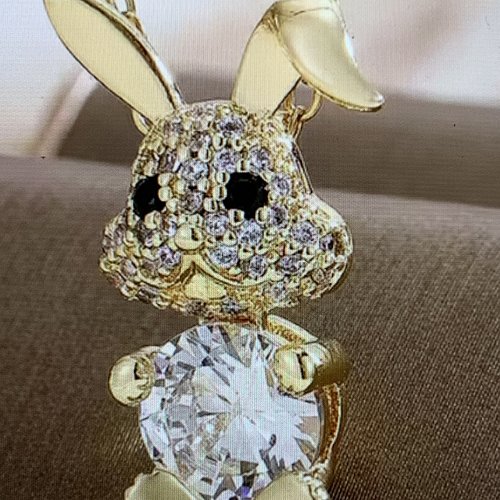 Lapin sur pendentif  ras de cou en plaqué or