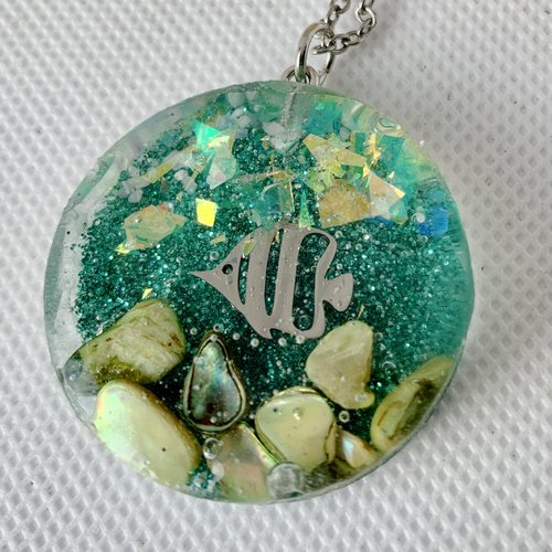 Pendentif  en resine  , deco marine