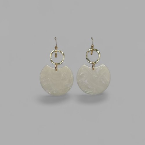 Boucles d'oreilles en résine époxy blanc nacré