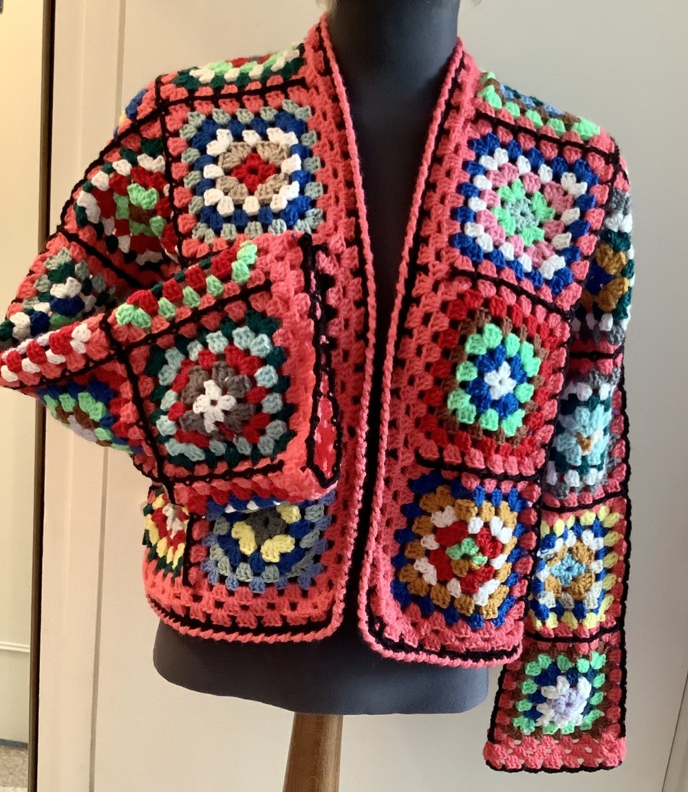 Chic gilet - kimono en multicolore style boho, crochet fait main ,fil  acrylique avec laine - Un grand marché