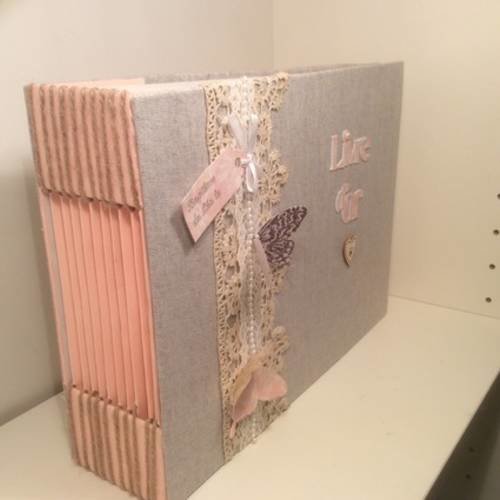 Album de naissance   "lennie" multipochettes format a4  commande en lin 