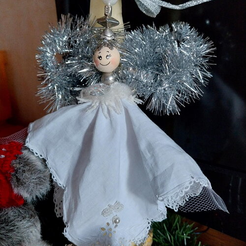 Ange figurine shabby suspendu dentelle charme romantic-ange suspension vintage perle argent recyclée fait main-cadeau décor paques