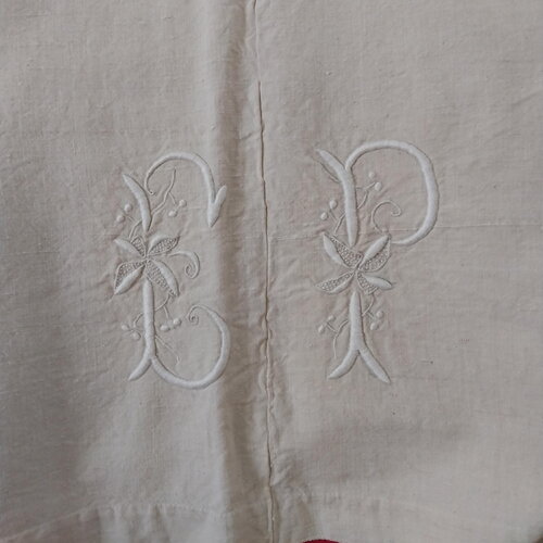 Drap linge ancien chanvre français 1900 30-occasion brodé monogramme couture milieu conservée-art textile mixte projet couture application