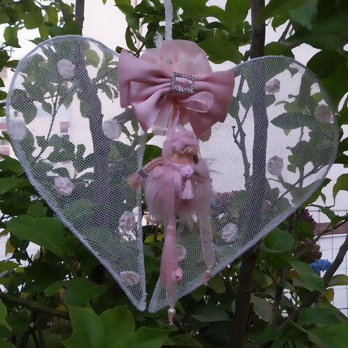 Suspension ailes dange shabby romantic esprit victorien tulle vintage rose brodé avec son petit ange assorti-décor cottage-féte des mères