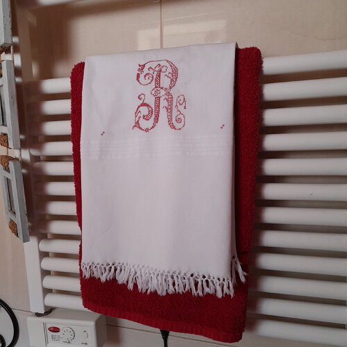 Essuie-main rare linge 1900 pur coton toilette visage-décor romantic campagne brodé main rouge-cadeau préçieux utile maison d'hôte