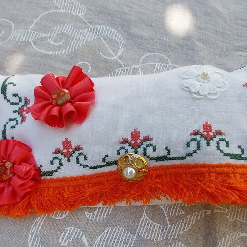 Pochette boho festival hippie pur lin doily recyclé minable brodé main-étui accessoire rangement mariagemakeup smarphone-cadeau pour elle