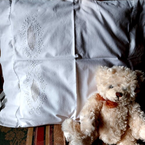 Coussin housse rare antique shabby romantique vintage-coussin linge brodé main-coussin literie centenaire deco poupée bébé boudoir