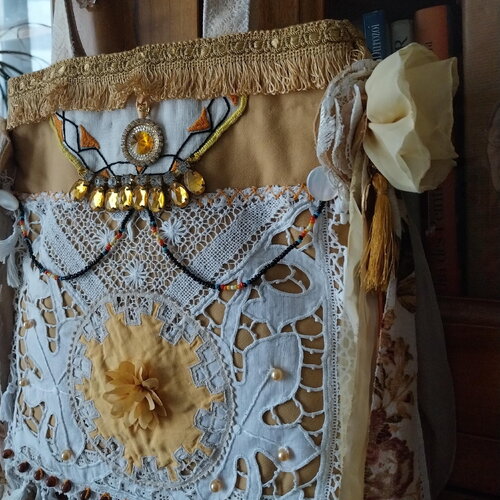 Sac dentelle boho bijoux
