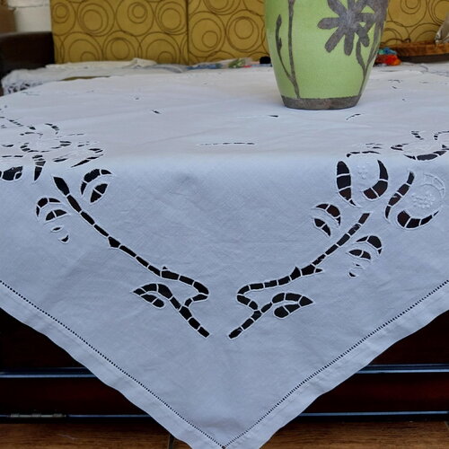 Nappe vintage brodée main