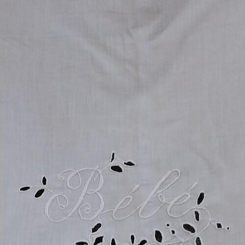 Rideau bébè shabby vintage brodé main
