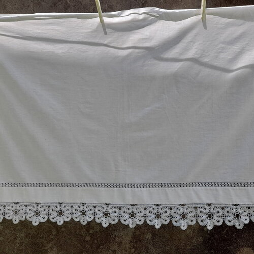 Nappe rare  étagères pur fil