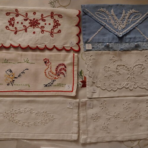 Range serviette vintage-modéles brodés main richelieu-accessoire rangement-décor table-décor intérieur