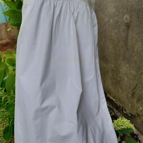 Robe nuit ancienne brodée