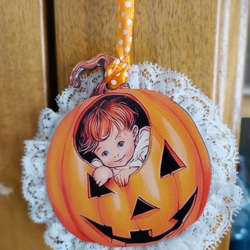 Décor halloween citrouilles en cours de finition